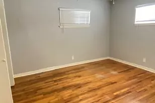 222 Caplin St, Houston, TX 77022 - Photo 8