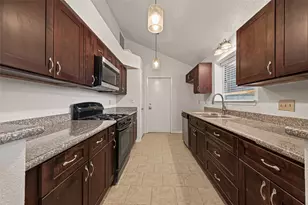 2714 S Brompton Dr, Pearland, TX 77584 - Photo 14
