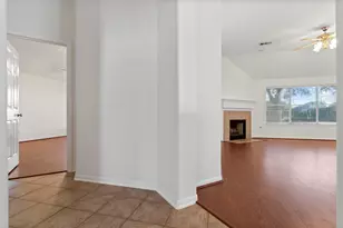 3135 Stratford Bend Dr, Sugar Land, TX 77498 - Photo 8