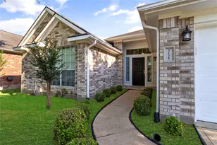 3135 Stratford Bend Dr, Sugar Land, TX 77498 - Photo 4