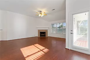 3135 Stratford Bend Dr, Sugar Land, TX 77498 - Photo 10