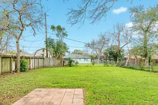 103 Palm Ln, Lake Jackson, TX 77566 - Photo 22