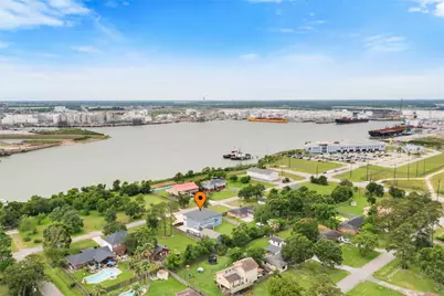 610 S Shady Lane, La Porte, TX 77571 - Photo 8