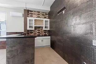 610 S Shady Ln, La Porte, TX 77571 - Photo 36