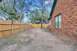 414 N Ave C St, Humble, TX 77338 - Photo 6