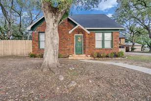 414 N Ave C St, Humble, TX 77338 - Photo 2