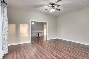 414 N Ave C St, Humble, TX 77338 - Photo 10