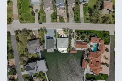 1435 Tiki Drive, Tiki Island, TX 77554 - Photo 8