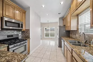 806 Charles Pl, Baytown, TX 77521 - Photo 10