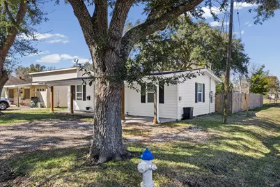 1802 Live Oak Street, Port Neches, TX 77651 - Photo 2