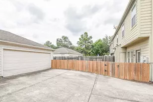 29711 Valley Center Dr, Spring, TX 77386 - Photo 20