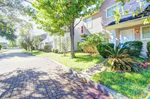 15850 E Park Ct, Houston, TX 77082 - Photo 4