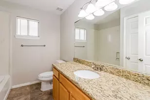 4906 N Cancun Dr, Houston, TX 77045 - Photo 12