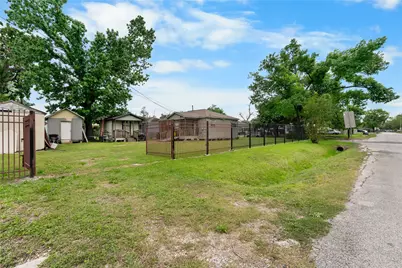 1005 Majestic Street, Houston, TX 77020 - Photo 22