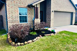 8626 Willet St, Baytown, TX 77521 - Photo 2