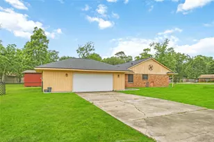 435 Rolling Wood Rd, Baytown, TX 77520 - Photo 4