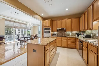 511 S Post Oak Lane #3D, Houston, TX 77056 - Photo 2