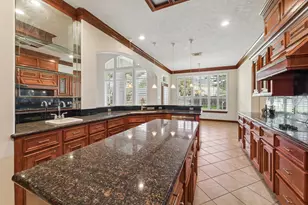 2731 Lakecrest Dr, Pearland, TX 77584 - Photo 10