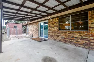 407 Becky St, El Campo, TX 77437 - Photo 8