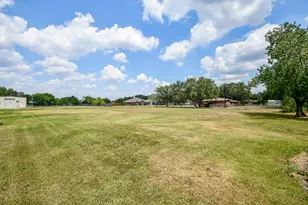 407 Becky St, El Campo, TX 77437 - Photo 6