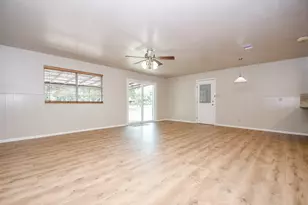 407 Becky St, El Campo, TX 77437 - Photo 20