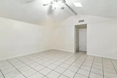 15222 E Hutchinson Circle, Houston, TX 77071 - Photo 4