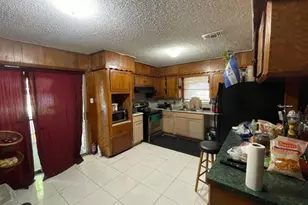 7510 Meadowyork St, Houston, TX 77037 - Photo 12