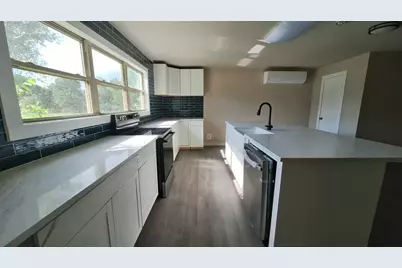 1284 Beaver Lake Drive, Caldwell, TX 77836 - Photo 2