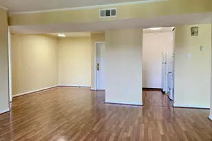 3055 Walnut Bend Ln, Houston, TX 77042 - Photo 4