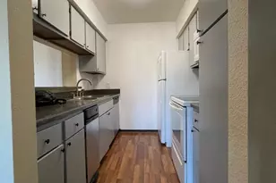 3055 Walnut Bend Ln, Houston, TX 77042 - Photo 8