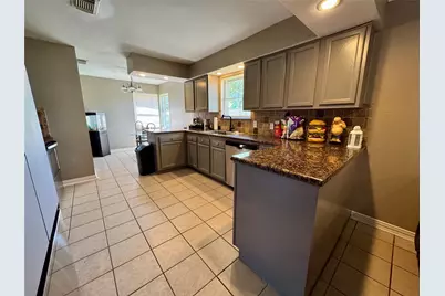 5218 Willowbend Boulevard, Houston, TX 77096 - Photo 10