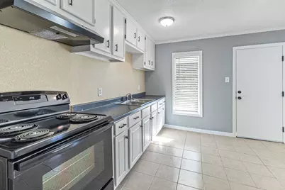 1112 8th Street #A, Orange, TX 77630 - Photo 4