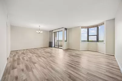 651 Bering Drive #1405, Houston, TX 77057 - Photo 2