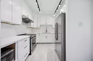 651 Bering Dr, Houston, TX 77057 - Photo 8