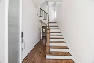 1812 W Webster St, Houston, TX 77019 - Photo 2