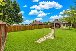8645 Rinn St, Houston, TX 77078 - Photo 36