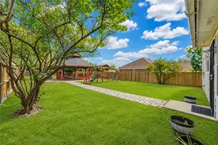 8645 Rinn St, Houston, TX 77078 - Photo 32