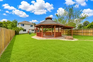 8645 Rinn St, Houston, TX 77078 - Photo 2