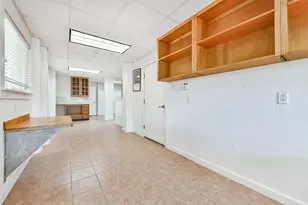 5723 Stewart Ave, Galveston, TX 77551 - Photo 10