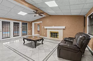 505 S Burnett Dr, Baytown, TX 77520 - Photo 10