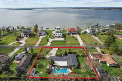 505 S Burnett Drive, Baytown, TX 77520 - Photo 1