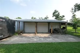915 Live Oak Dr, Jones Creek, TX 77541 - Photo 6