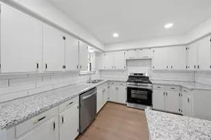 5002 Cedar Creek Dr, Dickinson, TX 77539 - Photo 10