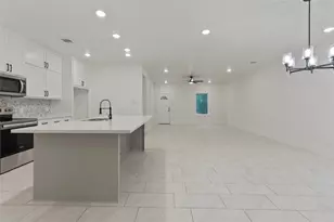 708 Azalea St, Waller, TX 77484 - Photo 8