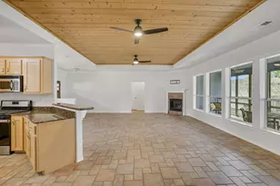 220 Harbour Row Dr, Coldspring, TX 77331 - Photo 16