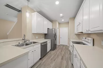 30 Blue Creek Place, The Woodlands, TX 77382 - Photo 8