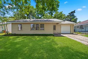 3025 Vance Ave, Texas City, TX 77590 - Photo 2