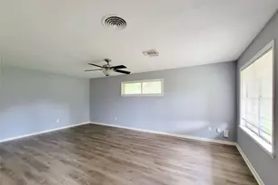 1102 Avenue C, Sweeny, TX 77480 - Photo 12