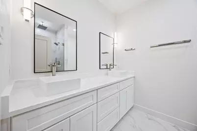 5222 Gold Street #B, Houston, TX 77026 - Photo 14