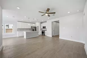 225 Orchard Laurel Dr, Alvin, TX 77511 - Photo 8